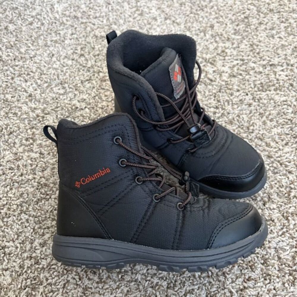Size 2 / Boys Columbia Winter Boots